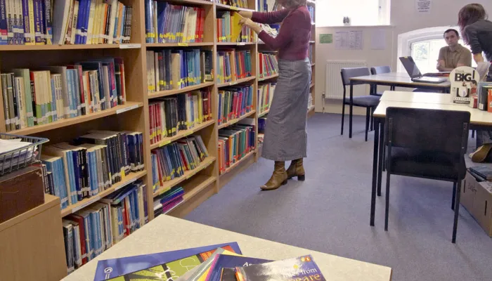 Sud de l'Angleterre : École d'anglais établie sur la côte — À vendre