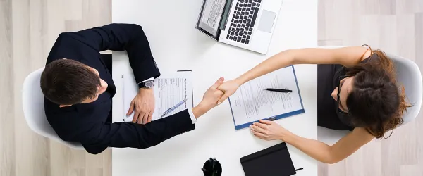 Cession de 30% des parts d'un cabinet de recrutement  | Recherche Directeur-Associé